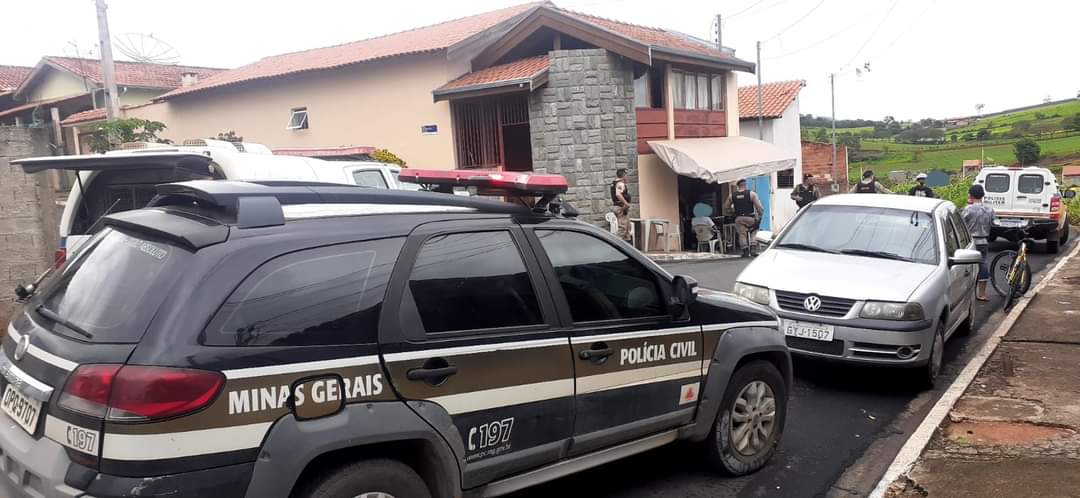 1e9404ff-f132-405e-ae94-3319402c5760