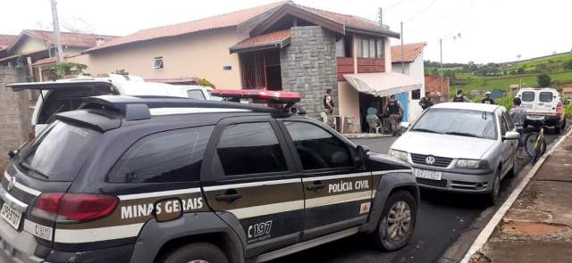 1e9404ff-f132-405e-ae94-3319402c5760