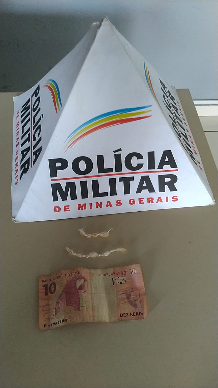 2f12b8d9-d4c6-4b48-9a30-a5fea7af3559